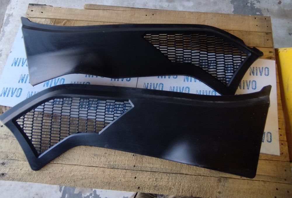 Agco ciagnik panel boczny pod maske Valtra massey fendt