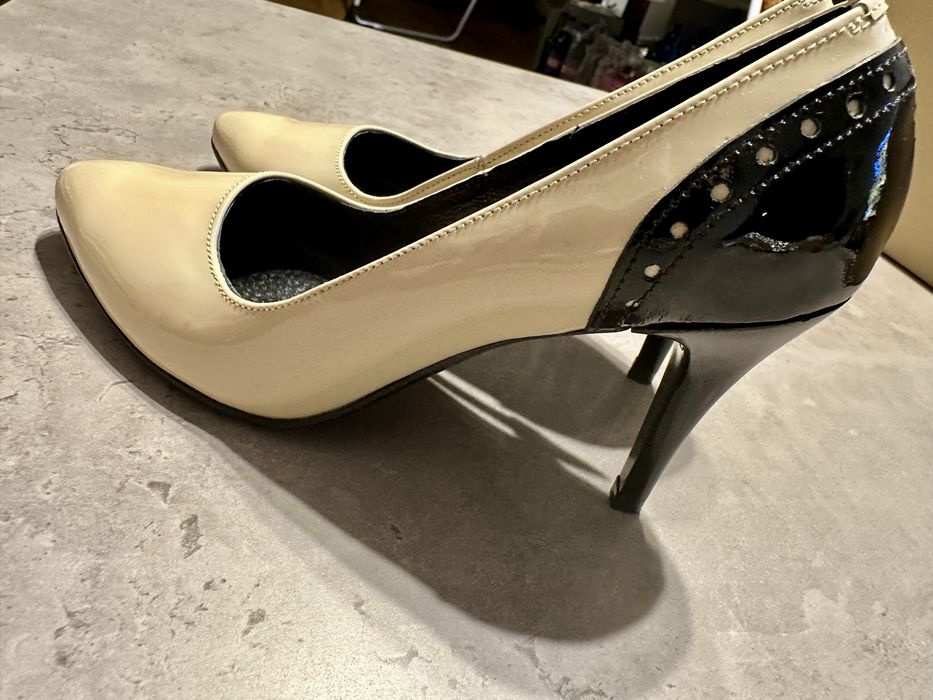 Nowe szpilki beżowe błyszczące 34, weiss shoes