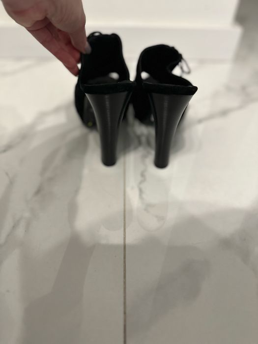 Босоніжки жіночі