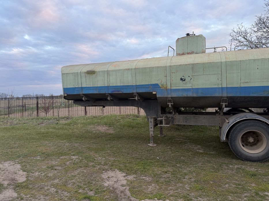 Полуприцеп, напівпричіп цистерна  ЧМЗАП ТЗ-22