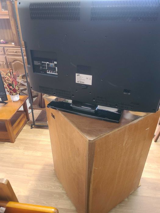 Movel de canto em madeira clara