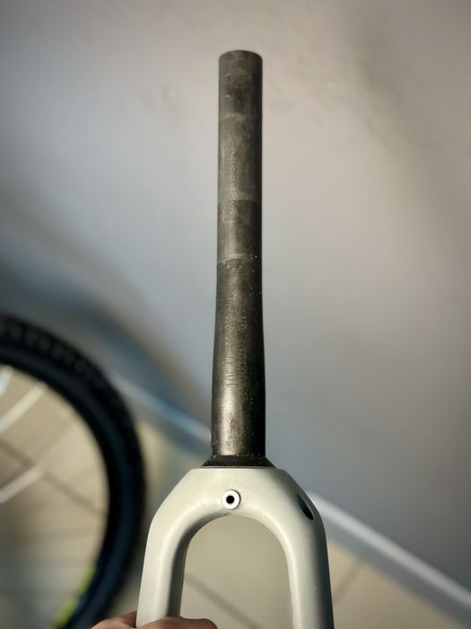 Карбонова вилка Cube Nuroad