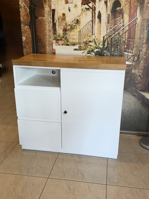Komoda biała z drewnianym blatem lite drewno 90x45x85 pojemna