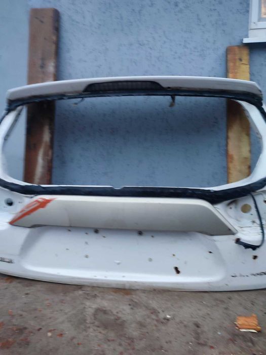 Фара Mitsubishi Outlander