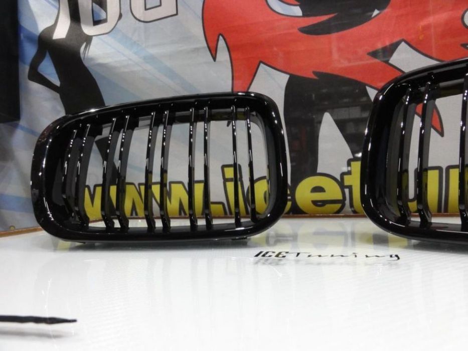 Grelha frontal em preto piano brilhante para BMW E46 98-01 M4 look / dupla lamina em plástico ABS