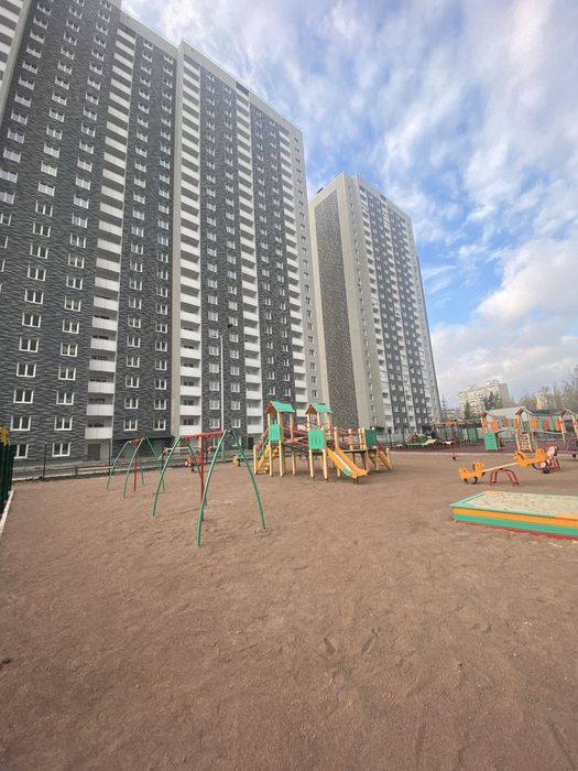 Зданий З РЕМОНТОМ 1к-45м2+ гардеробна Коноплянська Навігатор-2