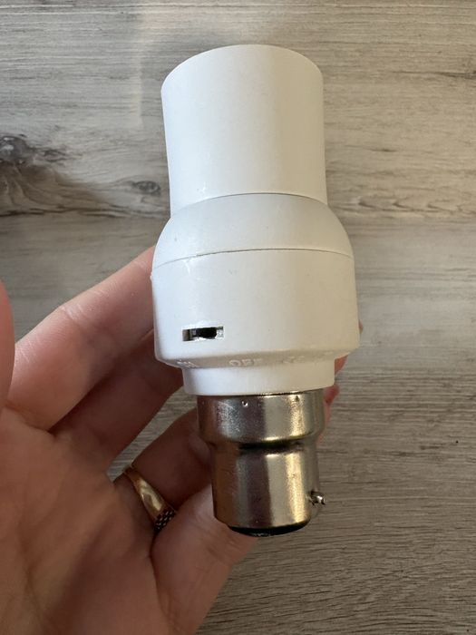 Oprawki żarówki z czujnikiem zmierzchu 4szt