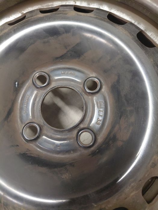 Felgi stalowe z oponami 185/70 R14  2 sztuki