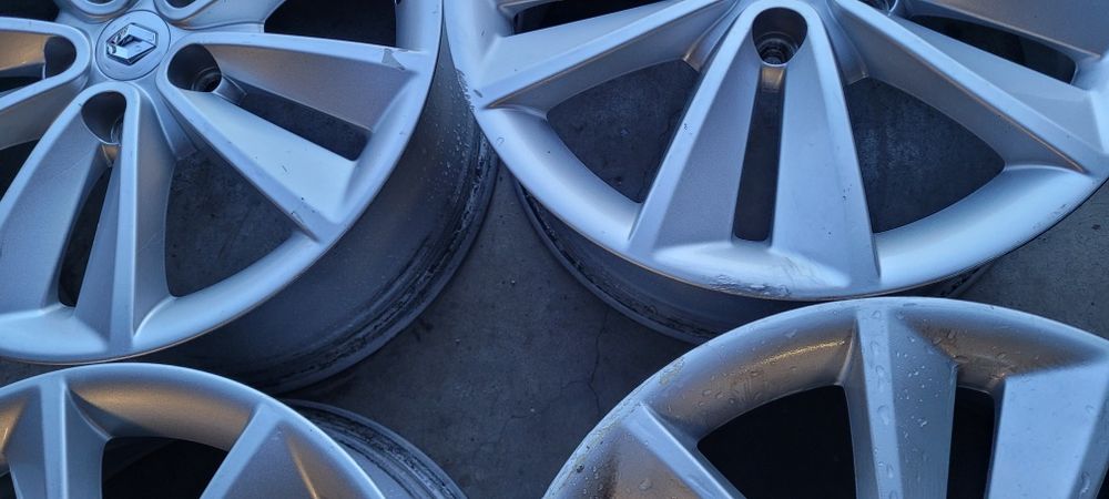 Oryginalne felgi aluminiowe Renault 17  5x114,3 polecam