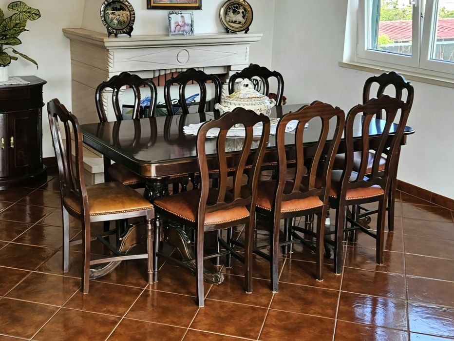Dining Table + 8 Chairs (Read Description)64575239518465120