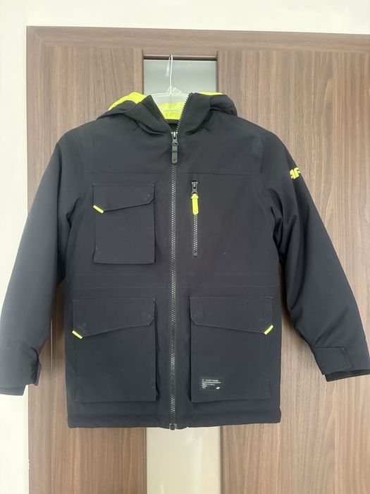 Zimowa kurtka 4F rozm. 128