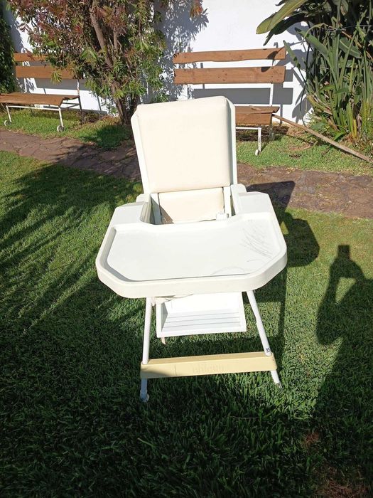 Cadeira de refeição de bebé