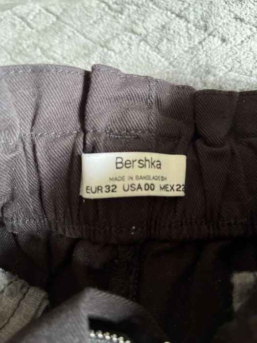 Чорна джинсова спідниця Bershka 32 розмір