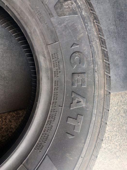 2 pneus novos 225 70 r15C Ceat