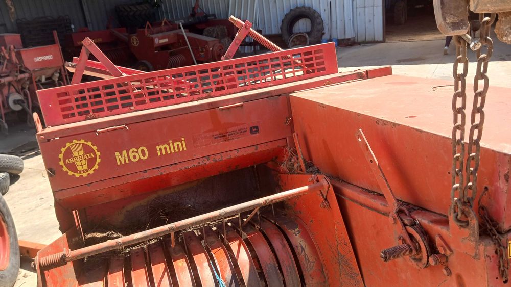 Enfardadeira Abbriata M60 mini