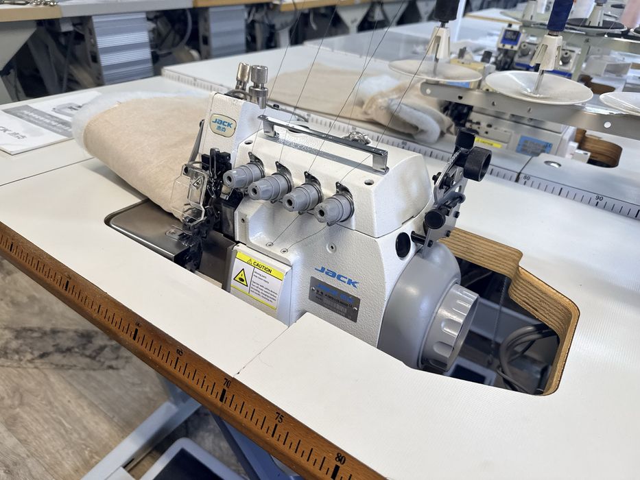 Overlock Jack JK-798TDI 5 nitkowy(Juki)g.transport ciężkie szycie 230V
