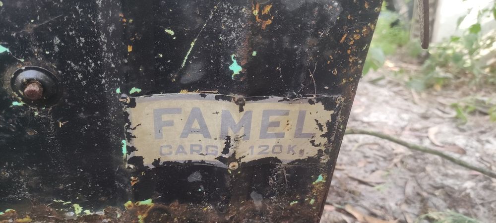 Triciclo Famel para restauro