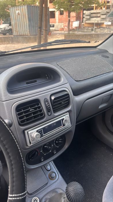 Vende-se Renault clio a gasolina