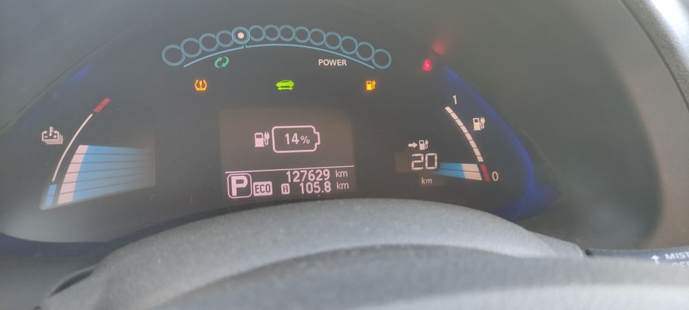 Продам Nissan leaf