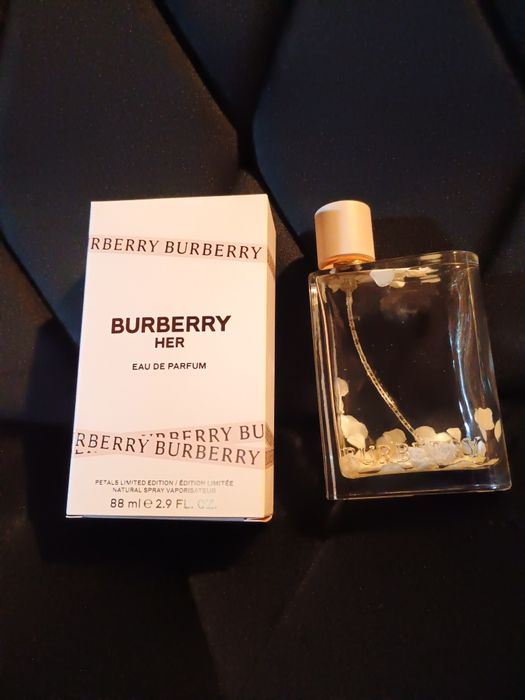 Flakon po perfumie Burberry, razem z oryginalnym pudełkiem, 88ml