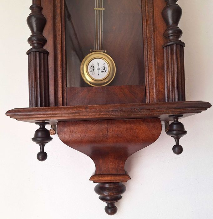 Stary wiszący zegar Kienzle