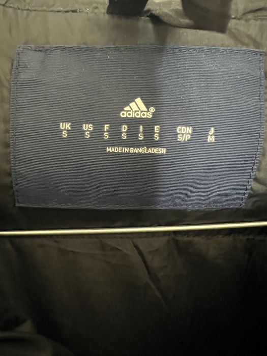 Зимова куртка Adidas розмір S-М