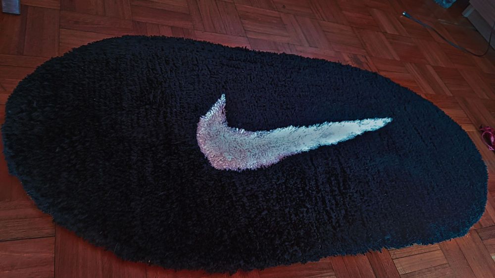 Tapete Nike tufting
