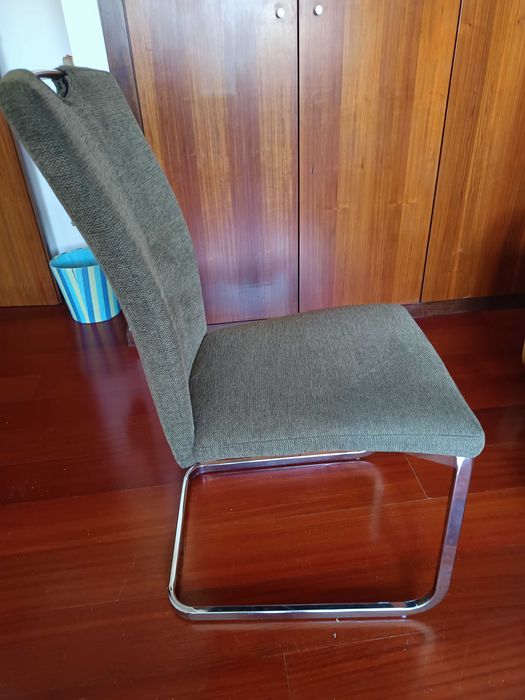 Conjunto de cadeiras de jantar