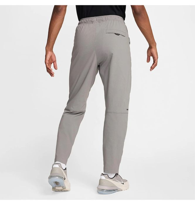 Штани чоловічі Nike Tech Woven Grey HM8241-014