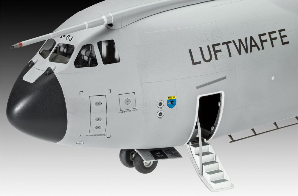 SAMOLOT model 1/72 Revell 03929 AIRBUS A400M "LUFTWAFFE"
