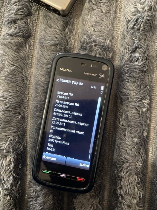 Nokia. Прості але робочі. Старенькі.