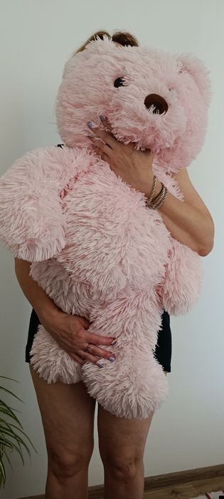 Продам  великого ведмедя, м'якого і пухнастого