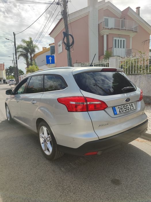 Ford focus 1.0  TITANIUM AUT