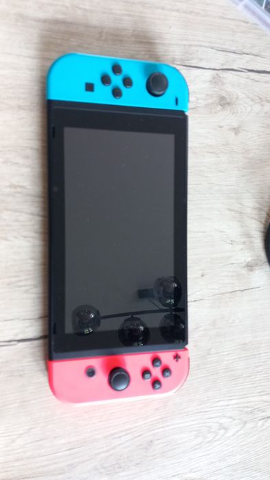Nintendo  Switch z dwoma grami