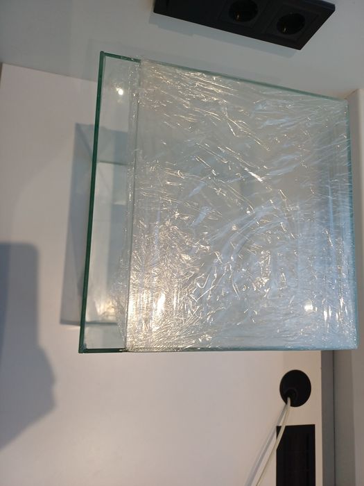 Продам Акваріум 29×29×30