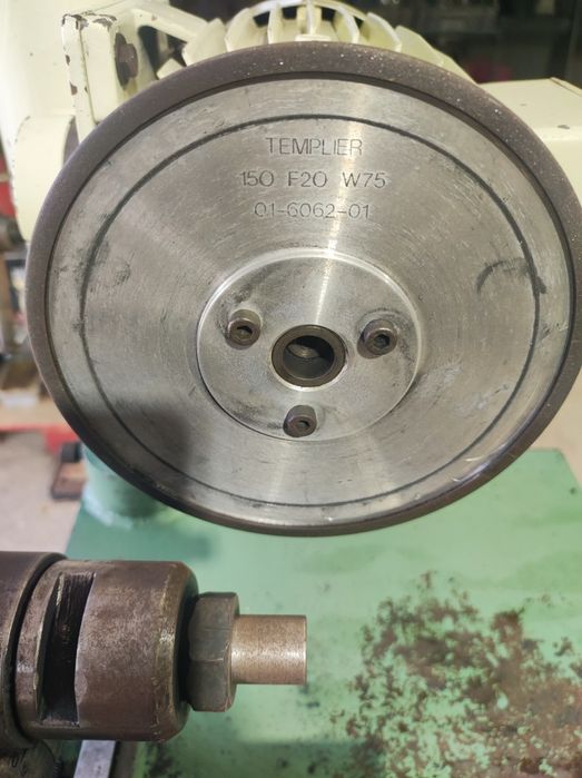 Máquina de afiar metal duro