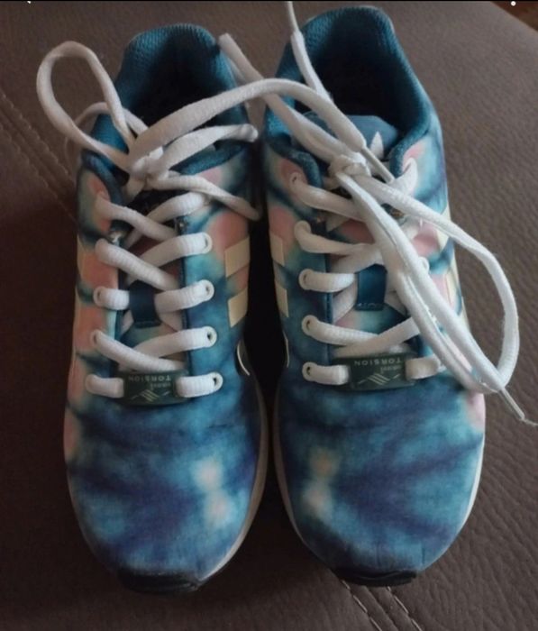 Buty adidas sznurowane