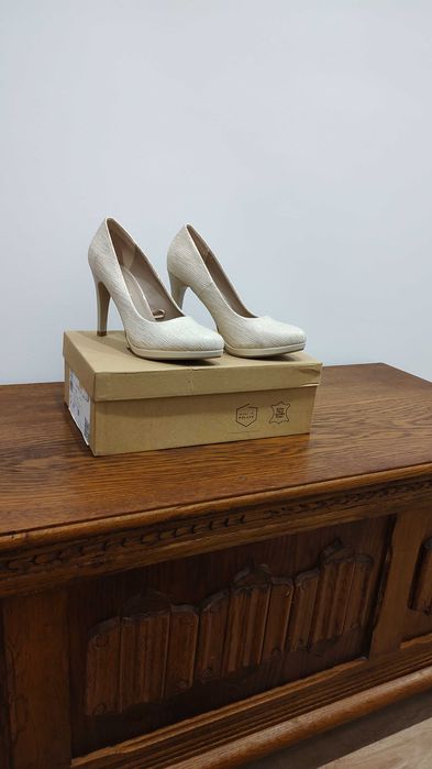 Buty damskie jasne półbuty czółenka Jenny fair CCC 36