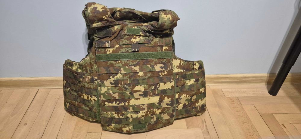 Sprzedam włoską kamizelką wojskową kuloodporną z demobilu