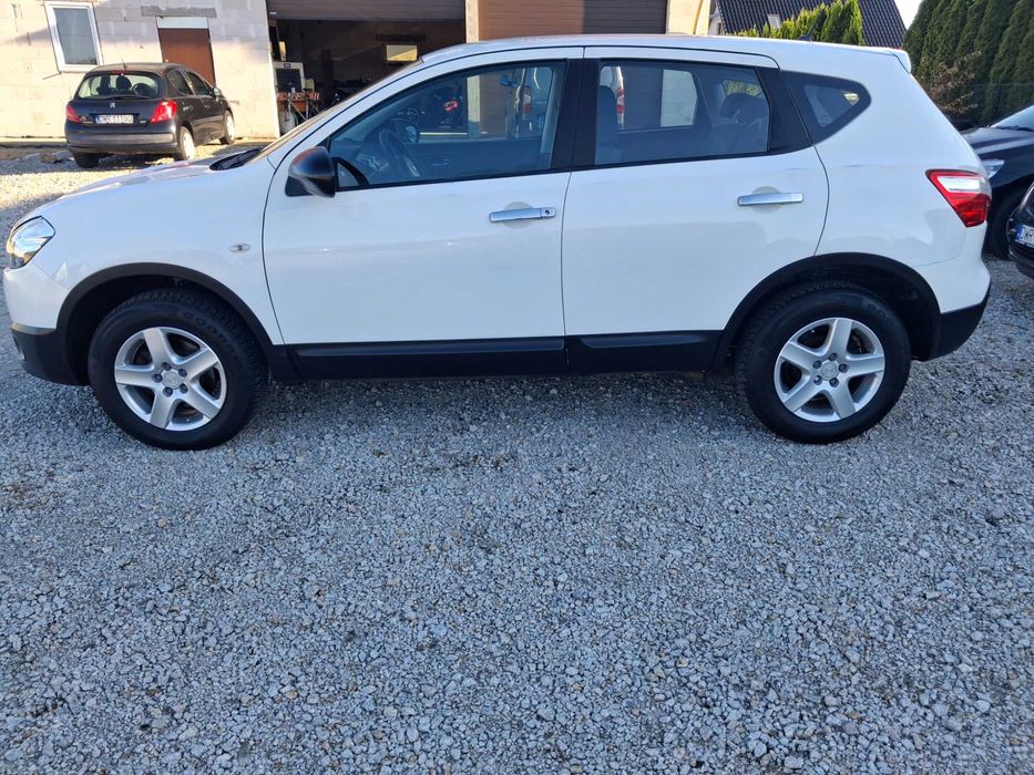 Ładny Qashqai 1.6 benzyna z Niemiec AUTA ŻURAWICE