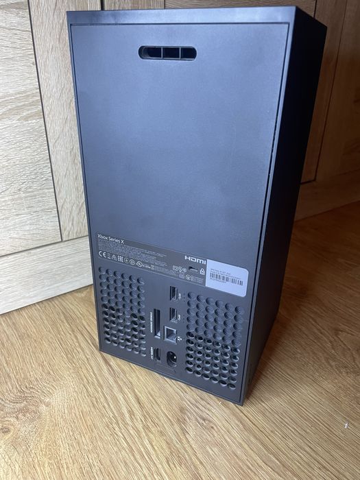 Konsola Xbox Series X + Kontroler