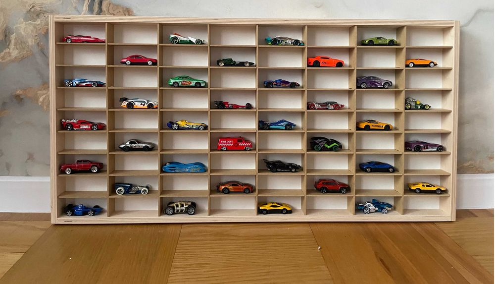 półka Biała na 72 miejsca 80x40cm Regał wiszący na samochodziki Autka