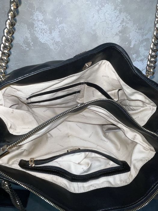 Сумка Guess в ідеальному стані