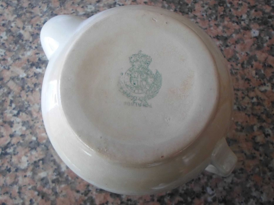louças e antiguidades