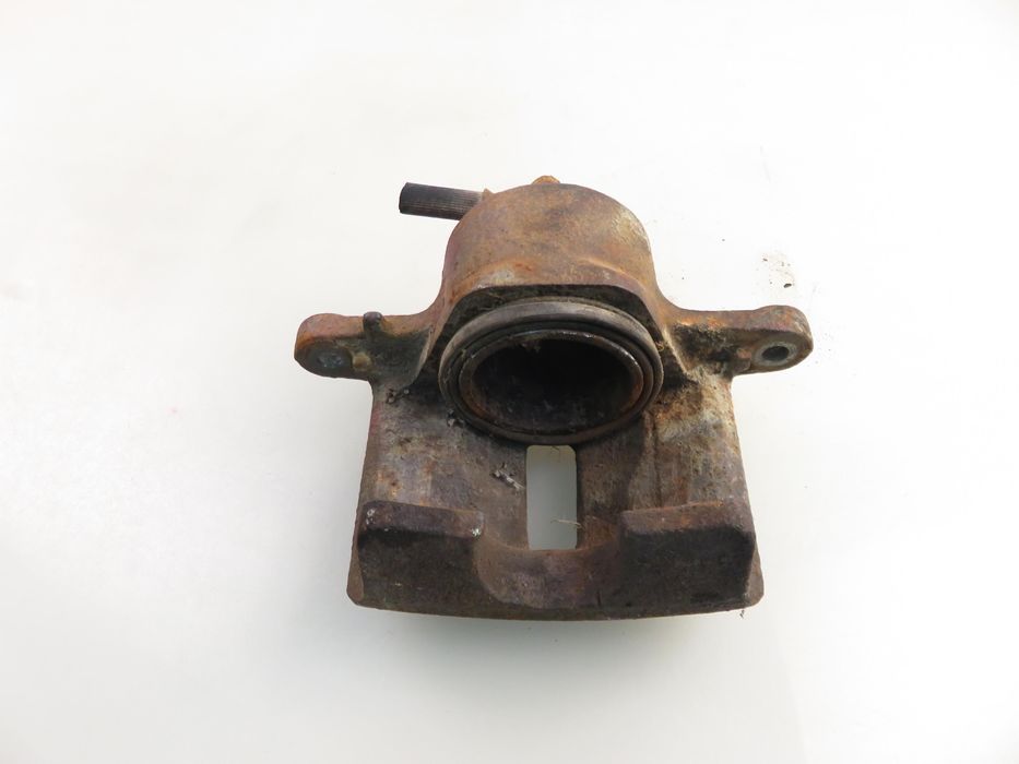 Zacisk Prawy Przód Nissan Patrol Iii/1 Hardtop 3.2 Td R6 110 - Sd33t