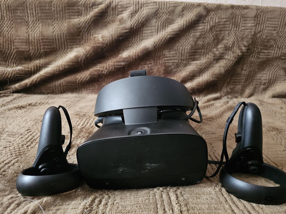 Продам Oculus rift s