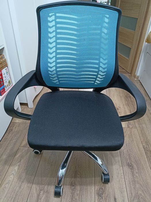 Fotele obrotowe młodzieżowe Jumi