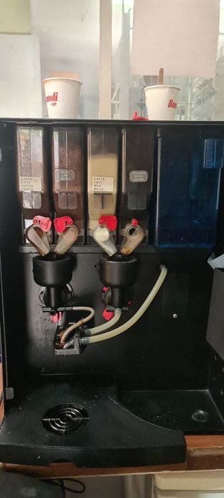 Maquina de café é capuchinho automática