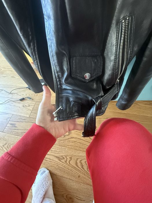 шкіряна куртка guess розмір S