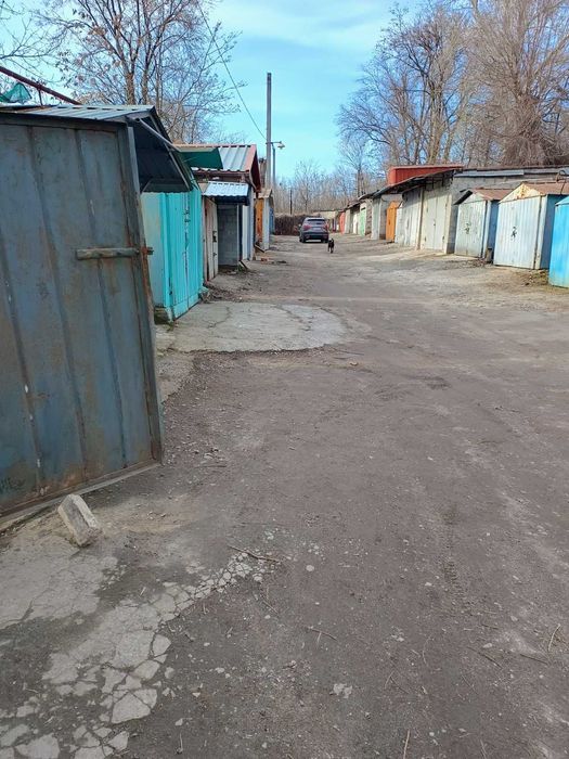 Срочно! Сдам металлический гараж Тополь 1 дом 3 Джинчарадзе (мойка) можно использовать как склад
